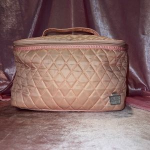 Caboodles cosmetic bag. Pink, quilted pattern.